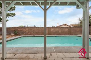 Poolside Haven on Montano An Irvie Home - 2