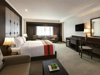 Movenpick Suriwongse Hotel Chiang Mai - Chiang Mai - 1