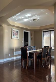 3300 SqFt - Modern and Comfort - 3 BDRM Getaway - Relax - Unwind - Explore - Near Toronto Pearson Airport & Toronto Downtown - 5