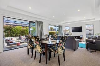 Luxury in Silverstream - 1