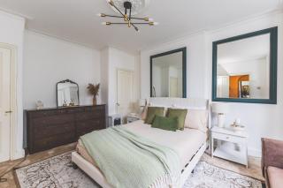 Sleeps 5, Parking WiFi & Garden, 4 Mins To Station, NEWLY REFURBISHED! - 7