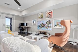 Stylish Luxe Stay by Memorial Park, Near Downtown - 1