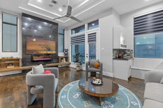 Stylish Luxe Stay by Memorial Park, Near Downtown - 8