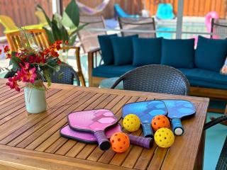 Saltwater Siesta Pool Game Room Mini Golf - 1