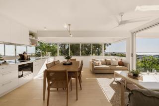 Noosa's Best View, Nature Setting, Stroll to Beach - 2