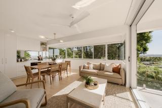 Noosa's Best View, Nature Setting, Stroll to Beach - 4