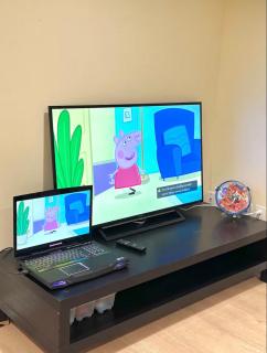 Spacious 2BR Guest Suite in Vancouver - 1