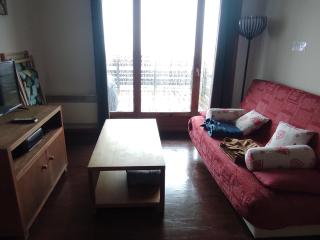 Appartement cosy avec piscine privée et parking à Super-Besse - FR-1-814-163 - 0