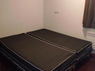 Appartement cosy avec piscine privée et parking à Super-Besse - FR-1-814-163 - 7