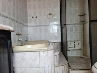 Habitación amplia y cómoda con baño privado-Zona Norte, Santa Cruz - 3