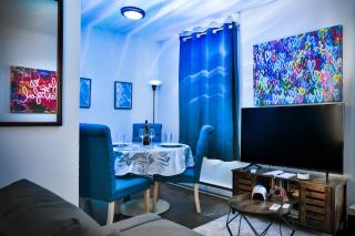 FREE PARKING - In-Suite WASHER & DRYER - fully stocked KITCHEN - WORKSPACE PROVIDED - FAST WIFI - 5 minute walk to the most CENTRAL metro station IN MONTREAL - BERRI UQAM - 1