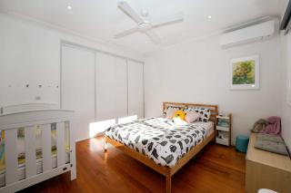 Family-Friendly 2BR Home Near Eastland n BBQ & Toys - 9