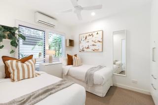 Lush Little Cove, Steps to Hastings St, Main Beach - 4