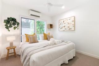 Lush Little Cove, Steps to Hastings St, Main Beach - 1