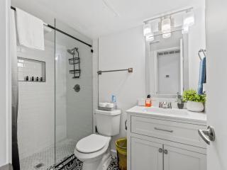 Charming Dallas Apartment near Airport - 8