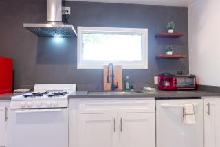 Modern Private Guesthouse with Parking, Yard, and Washer Dryer - 1