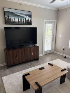 Serene 1BR Magnolia Retreat Relax & Explore - 9