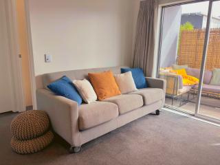 Comfortable in Central Wanaka and Free Parking - 9