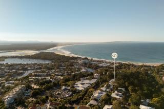 Coastal Inspired Beach Vibe, Stroll to Hastings St - 7