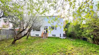 Modern Room with En Suite Bath Yonge Finch Sub - 1