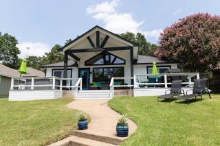 The Good Earth Boathouse - Cedar Creek - 0