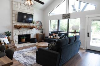 The Good Earth Boathouse - Cedar Creek - 7