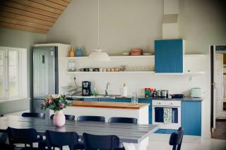 Charming House By The Sea With Stream And Bridges - 8