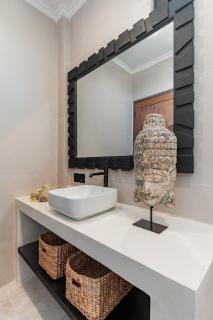 Brand-New Suites with Pool Minutes from Beach - 1