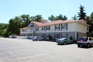 Hometown Inn & Suites - 9