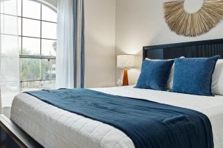 Just Beachy l Steps to Beach l Walk to Restaurants - 7