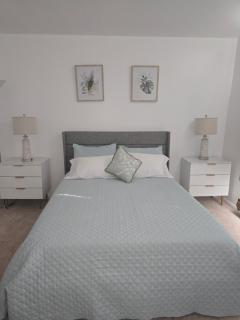 Cozy 2BR - Near Airport & City - 6