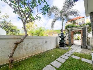 Kanha Homestay near Pantai Pandawa RedPartner - 9