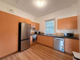 KozyGuru | MacMahons Point | Harbour Hideaway - 7