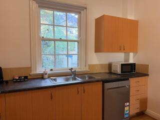 KozyGuru | MacMahons Point | Harbour Hideaway - 5