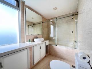 StarHill Luxury Near SECC - 1