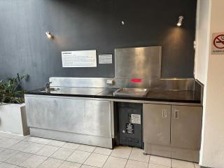 Modern CBD 2 Bedroom Apartment with Free Parking - 7