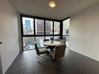 Modern CBD 2 Bedroom Apartment with Free Parking - 6
