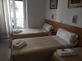 Hostal R. Lido - Madrid - 1