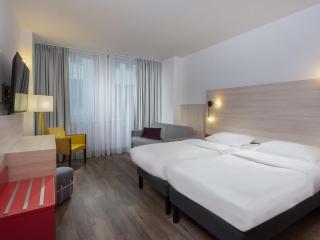 greet Berlin Alexanderplatz - 3