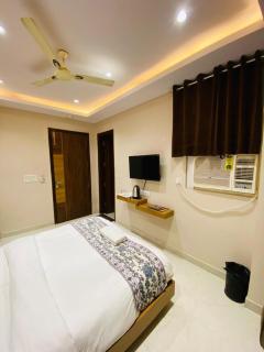 Hotel Sehej Continental At Karol Bagh - 2