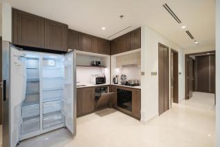 Elegant 2BR | Beach Access | Emaar Beachfront - 3
