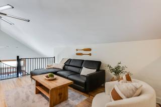 Modern Cabin Near Cheney Lake W Pool and Hot Tub - 1