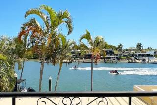 Riverside Family Villa - 7