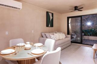 Romantic Getaway Studio w-Private Terrace - 7