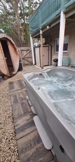 Sally's at Number 73 with Private Hot Tub & Sauna - 3