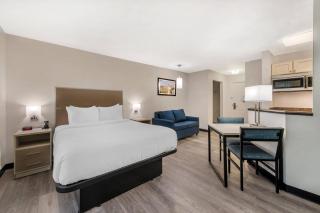 MainStay Suites Sterling near Dulles Town Center - 5