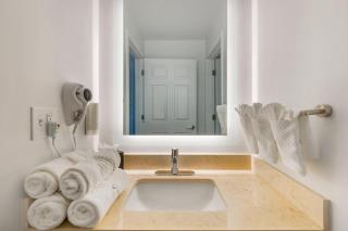 MainStay Suites Sterling near Dulles Town Center - 3