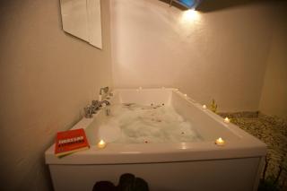 4BHK Villa in Anjuna with private Jacuzzi and pool, 1KM from beach - 7