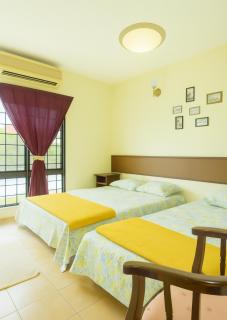 The 5R Famosa Villa - 4