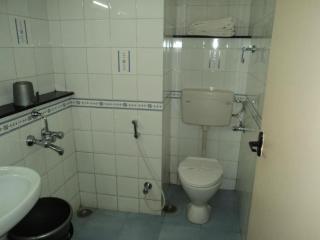 Hotel Hilltop Towers - 1